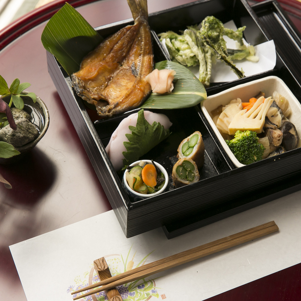 五感を解放して、芸術としての食を享受する贅沢。 [北アルプス国際芸術祭2017／長野県大町市] | ONESTORY