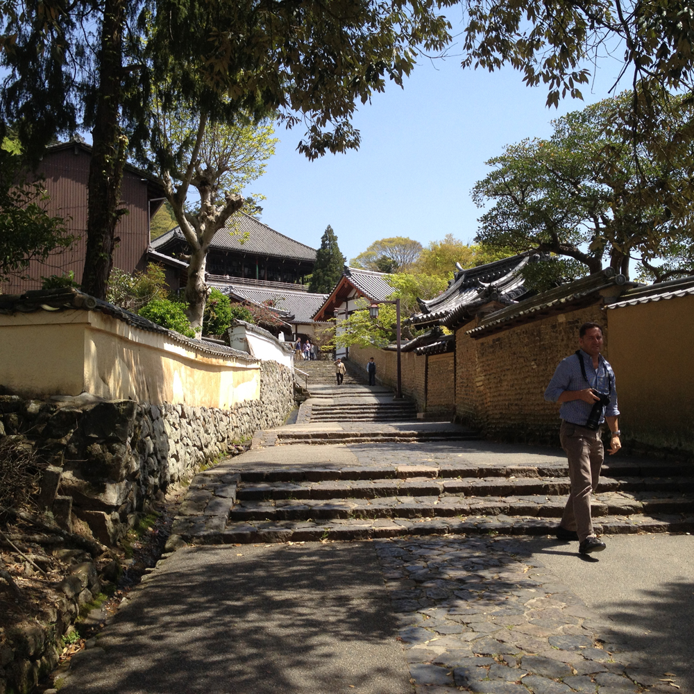 石畳の小路でu201c空気u201dを楽しむ散策を。[東大寺／奈良県雑司町]  ONESTORY