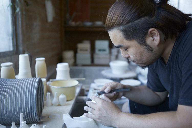 温泉街で異彩を放つ、モダンな焼き物ブランド『224』。［DINING OUT