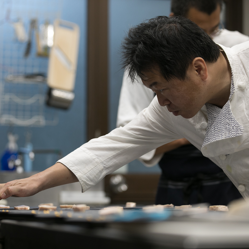 佐賀の大地と海と対話する奥田シェフが見せた「これからの料理