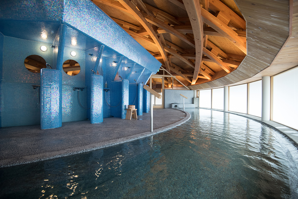 水田の風景ありき。世界的建築家が手がけた鶴岡ならではの宿。［SHONAI