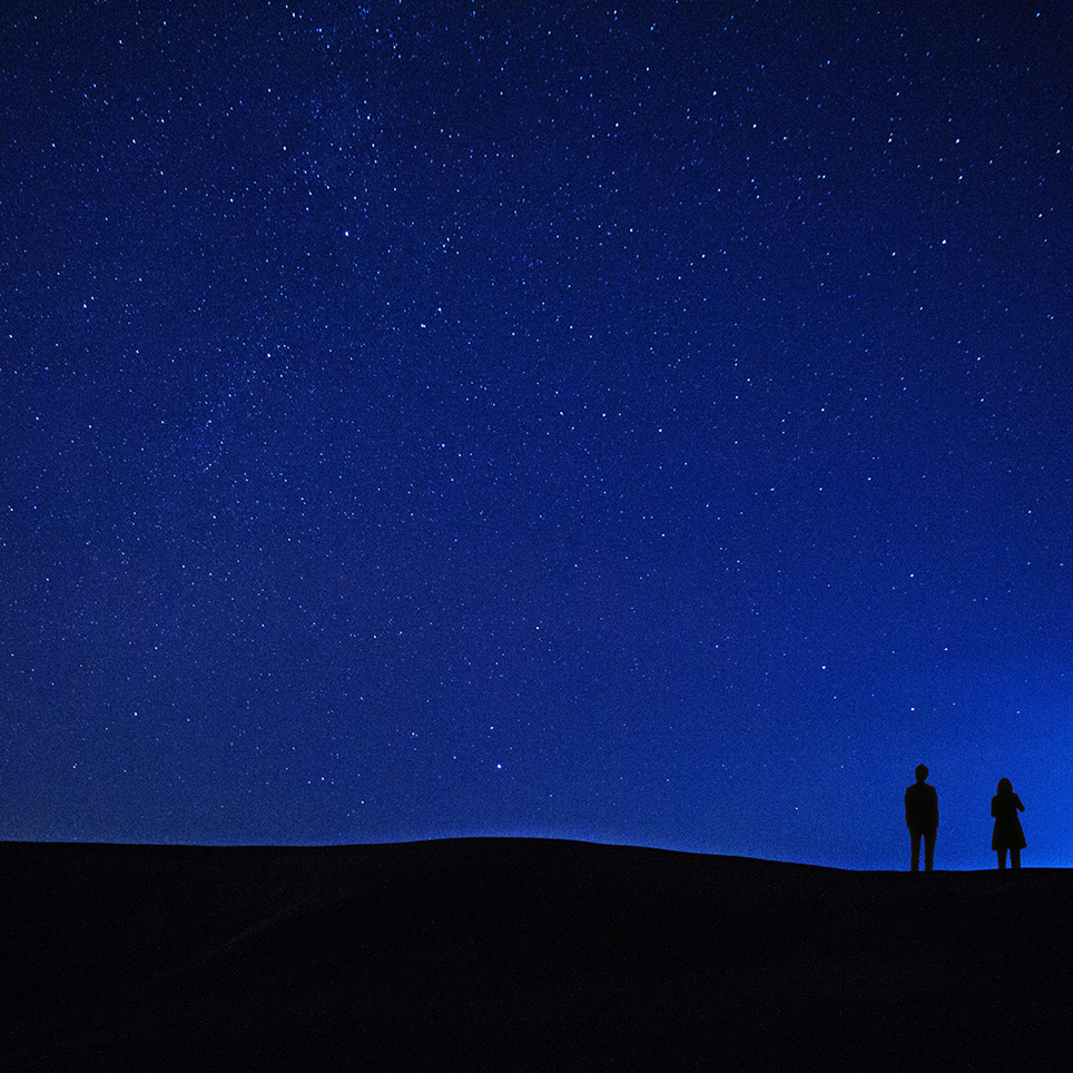 広大な闇に瞬く星 夜の砂丘の純然たる自然に身を委ねる 鳥取砂丘 鳥取県鳥取市 Onestory
