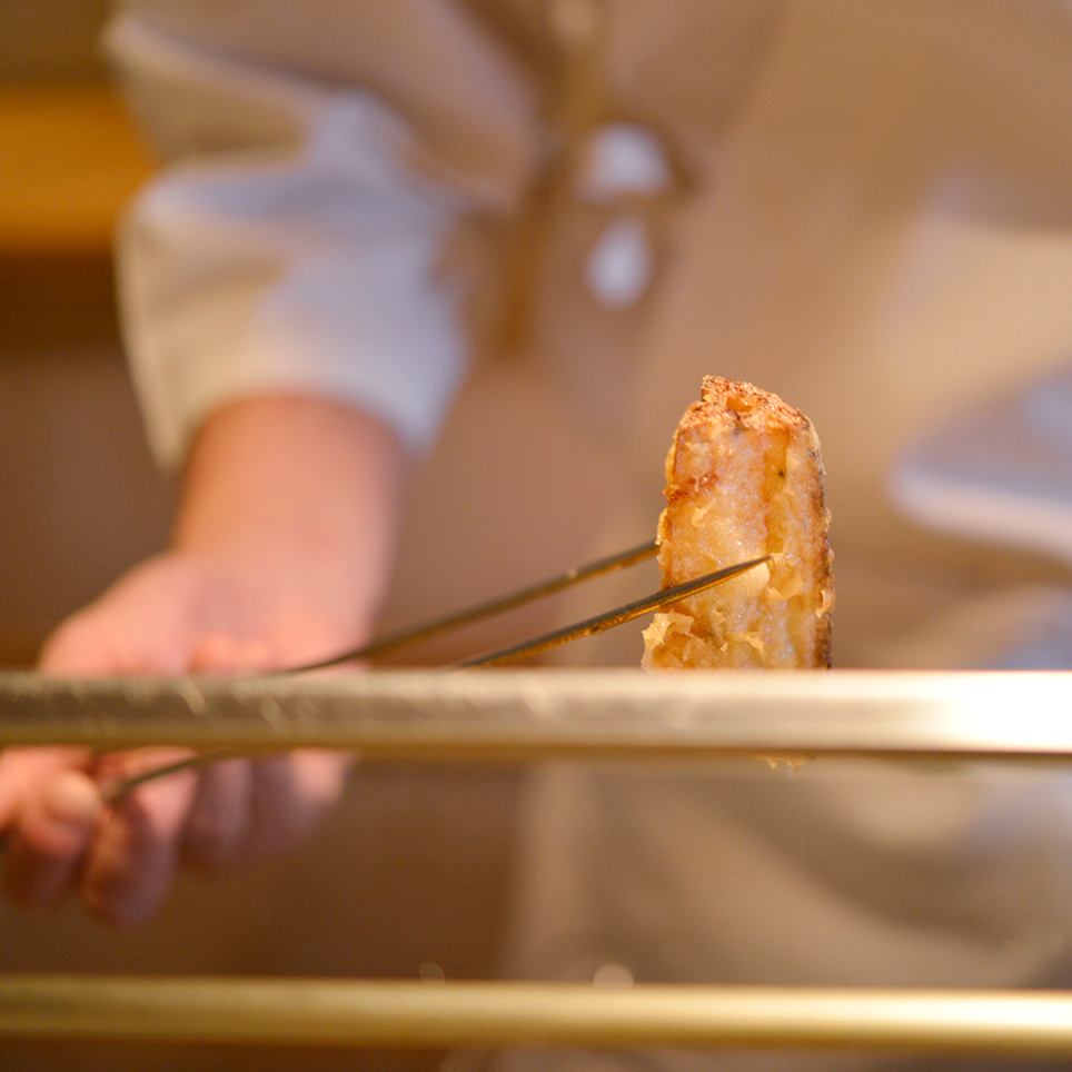 天ぷらの衣は 鮨のシャリと同じ 静岡の名店が独学で追求する かつてない天ぷらの形 板前てんぷら成生 静岡県静岡市 Onestory