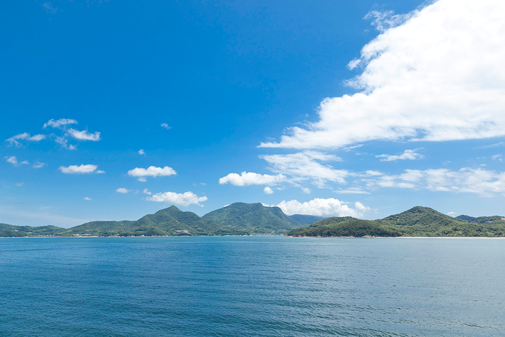 美しい自然と人間が交錯し 交響してきた瀬戸内の島々に活力を取り戻す 瀬戸内国際芸術祭19 瀬戸内海 Onestory