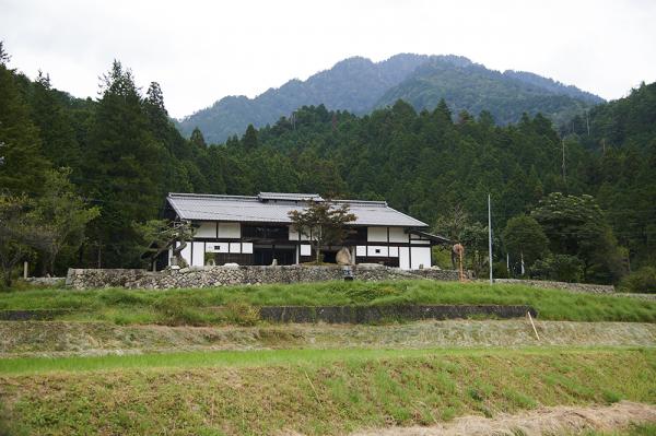 日本の屋根 たる急峻な山々と共存し育まれた数々の産業で 中部地方を牽引 長野 Onestory