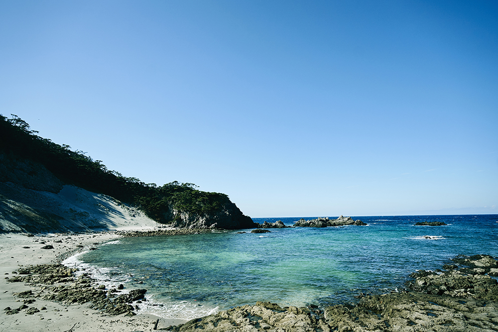 東京の離島 式根島が誇る 美しい海の青 Onestory