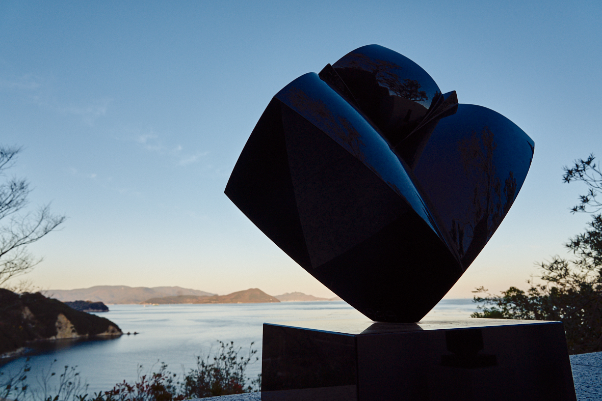 アートがあふれる街香川にある、世界的彫刻家の美術館。 | ONESTORY