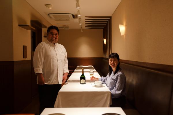 直木賞作家 角田光代さんが 浅草のフレンチ オマージュ でペアアリング料理を体験 Onestory