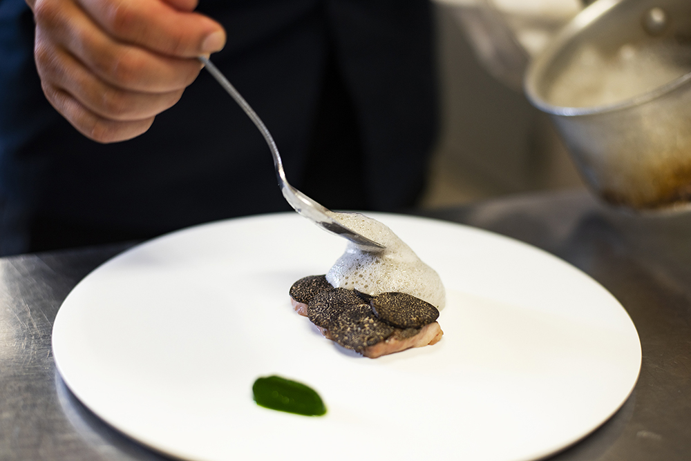 宮古島でフランス料理を出す意義とは 脱フレンチで追求した沖縄のアイデンティティ Restaurant Etat D 039 Esprit 沖縄県 宮古島市 Onestory