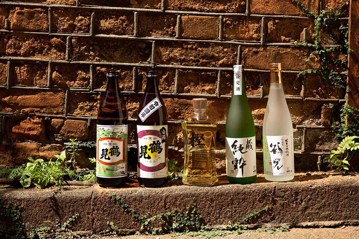 代表銘柄の「鶴見」の名前は、「大石酒造」がある阿久根市が1960年頃までは鶴がズラーっと集まる場所だったことにちなんでいる。