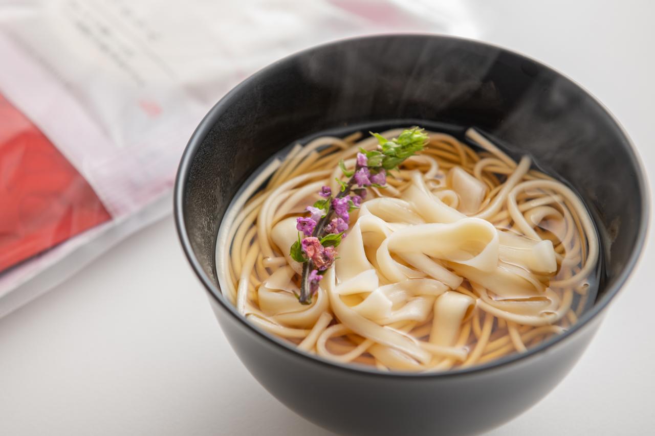 もっちり、つるり。伝統と進化が融合した手延べうどん。［和光