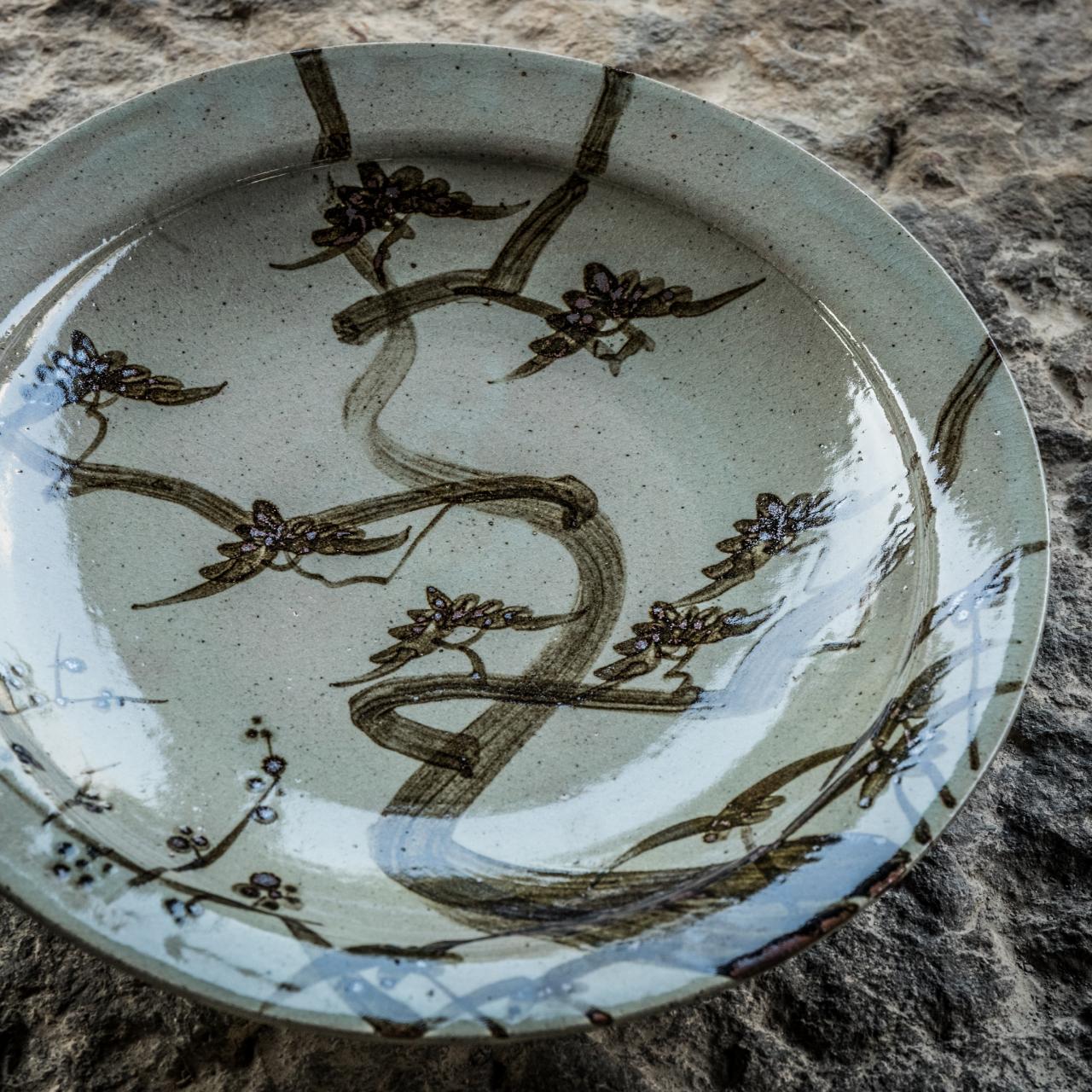 土屋由起子 白釉7寸皿 土屋由起子 作 長石釉湯呑 – ギャラリー一番館