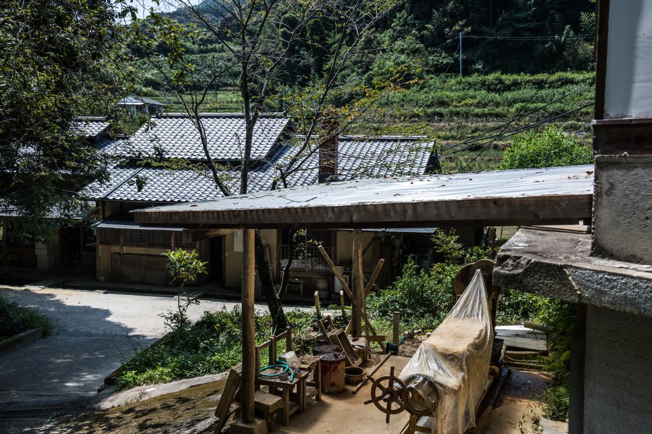 唐津焼の枠を超え「隆太窯」という作風を確立。隆太窯「唐津粉引皿