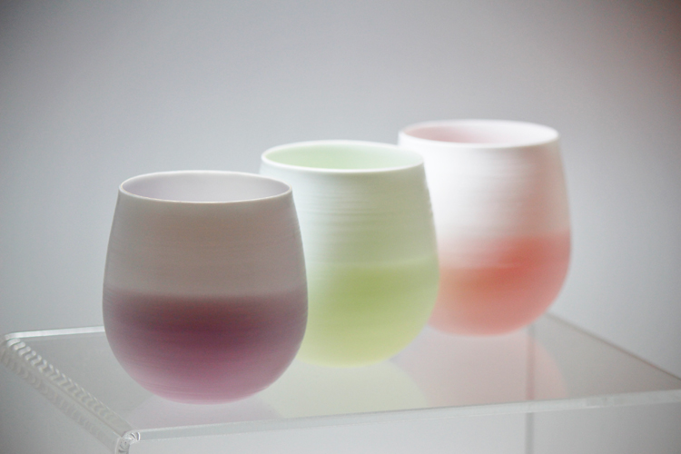 クラフト感」を手に入れた新しい有田焼、やま平窯「磁輪花小鉢