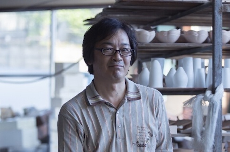 クラフト感」を手に入れた新しい有田焼、やま平窯「磁輪花小鉢
